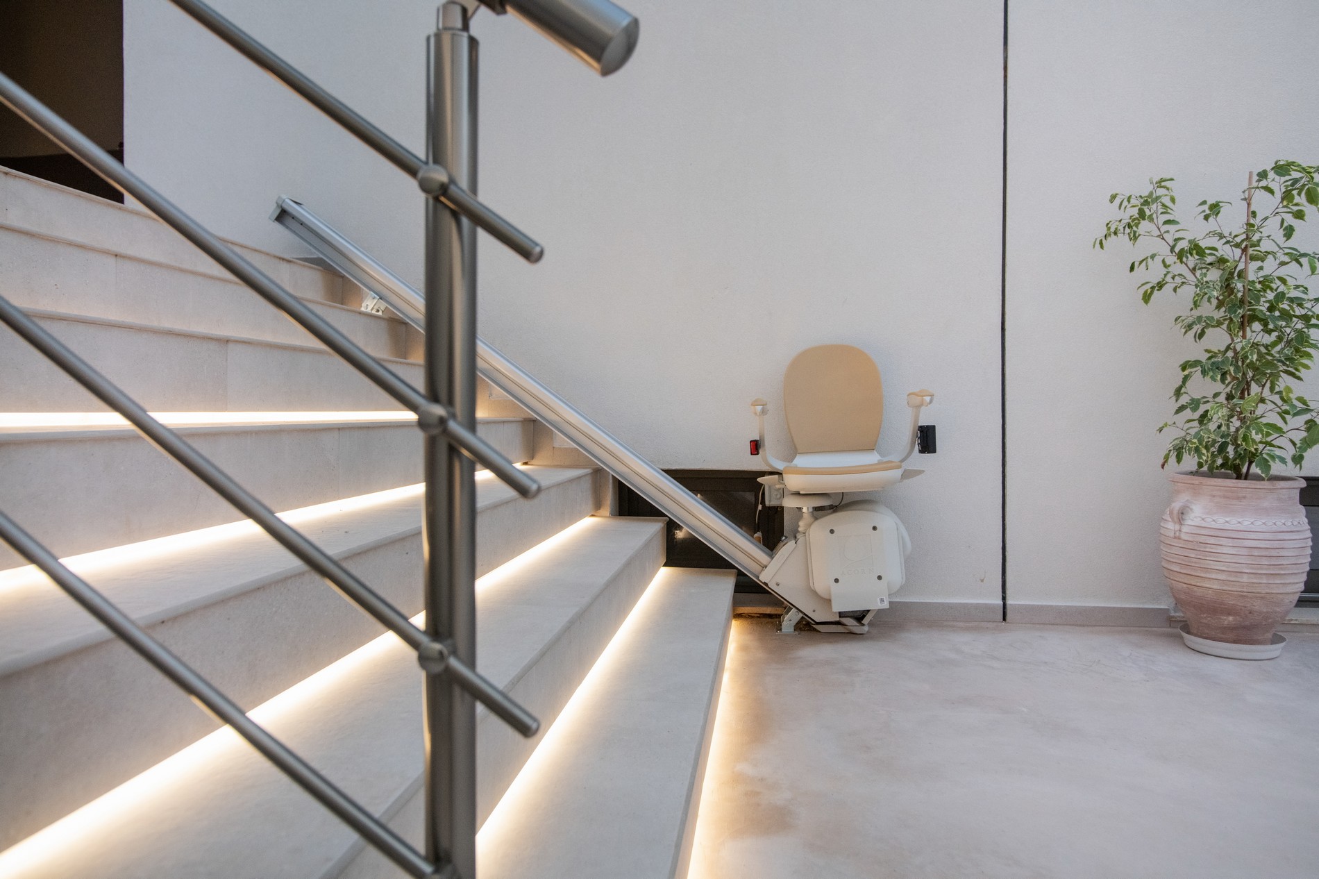 Celine Suite 8